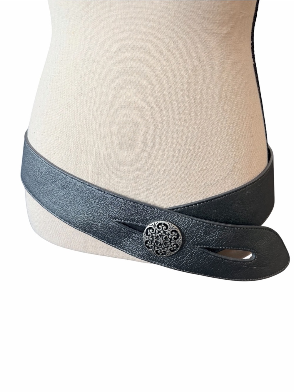 J Jill Black Leather Asymmetrical Hip Belt Silver Filigree Button Accent Size XL - Picture 2 of 6